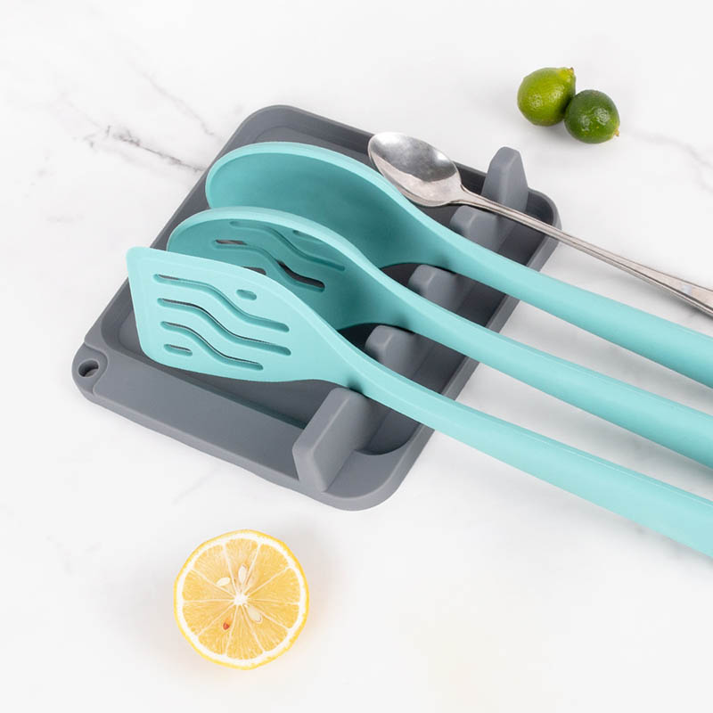 Vegetable spoon holder molding