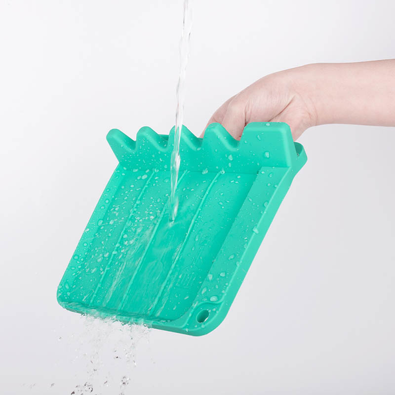 Vegetable spoon holder molding