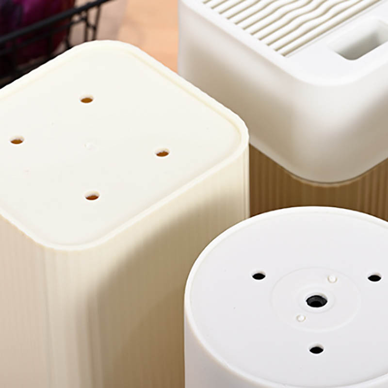 Knife holder molding