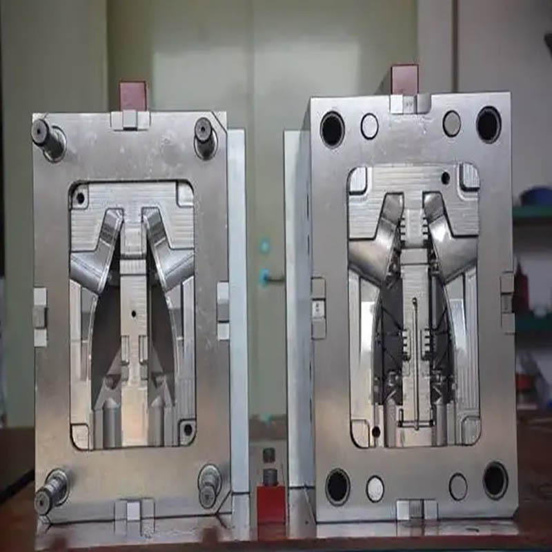 Knife holder molding