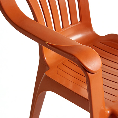 การปั้นชิ้นส่วนเก้าอี้พลาสติก