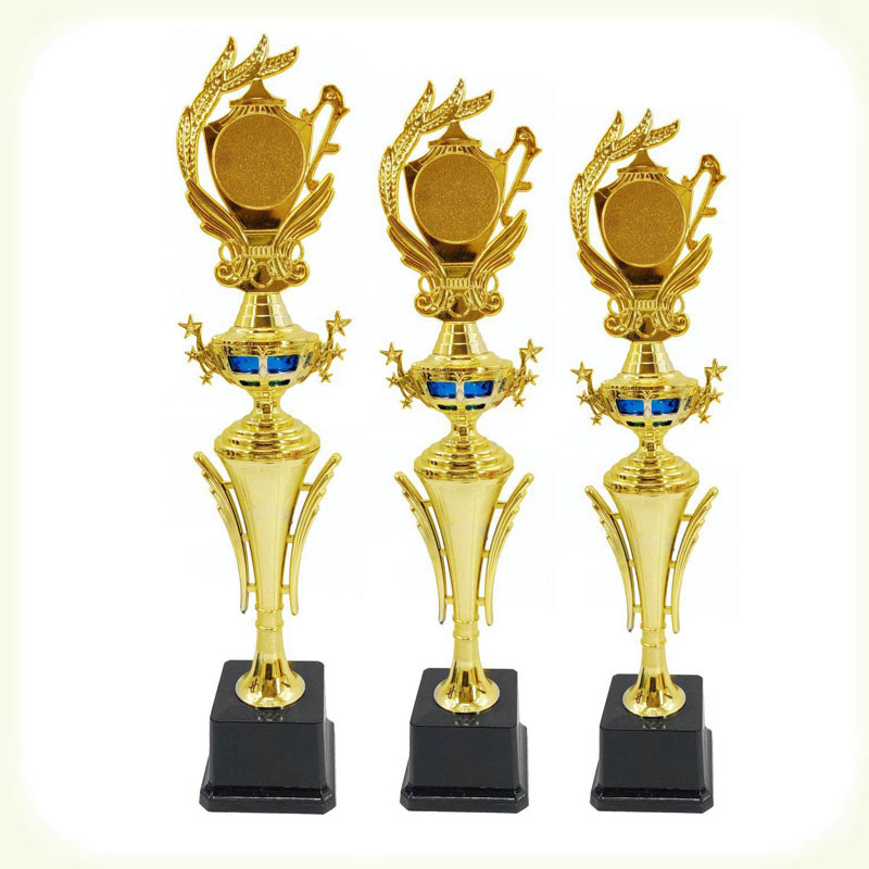 การปั้นชิ้นส่วนถ้วยรางวัลพลาสติก