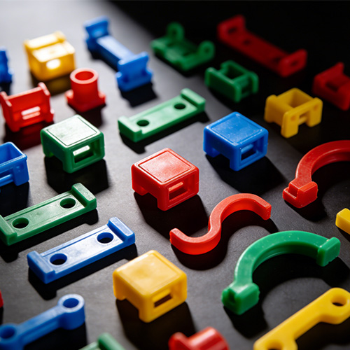 การขึ้นรูปชิ้นส่วนพลาสติกขนาดเล็ก